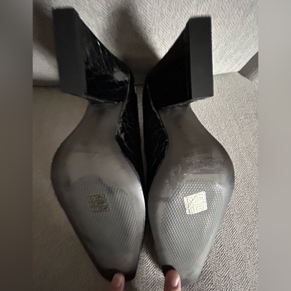 NEW in box, l'intervalle patent leather, croc print pumps - Picture 2 of 4